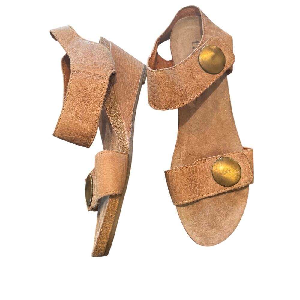 Taos Footwear Women's 42 11 - 11.5 Carousel Wedge Adjustable Straps Sandals